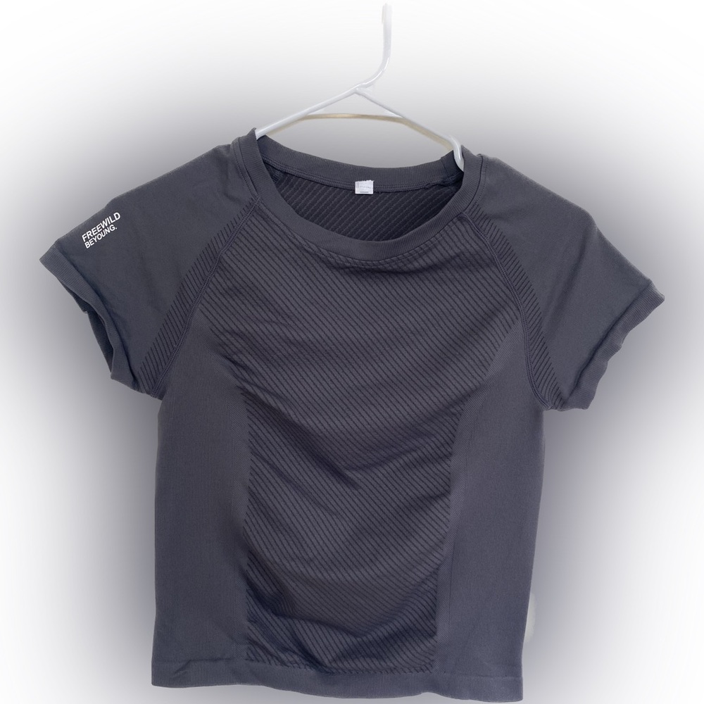Freewild Be Young fitness top size S